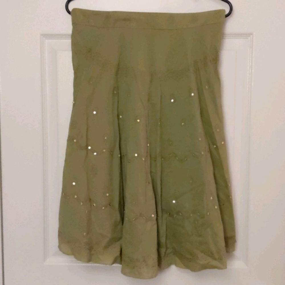 Magazine Olive Green Skirt, flowy . Size S